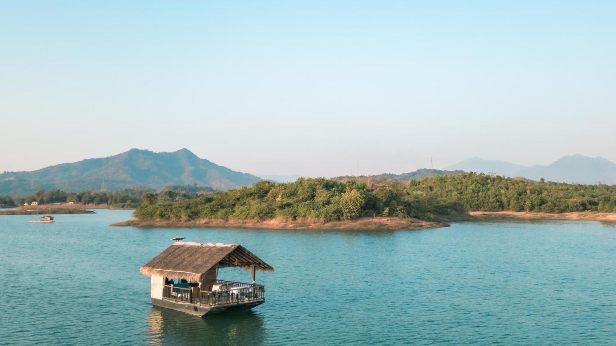 The Sanctuary Nam Ngum Beach Resort Vang Vieng Exterior foto